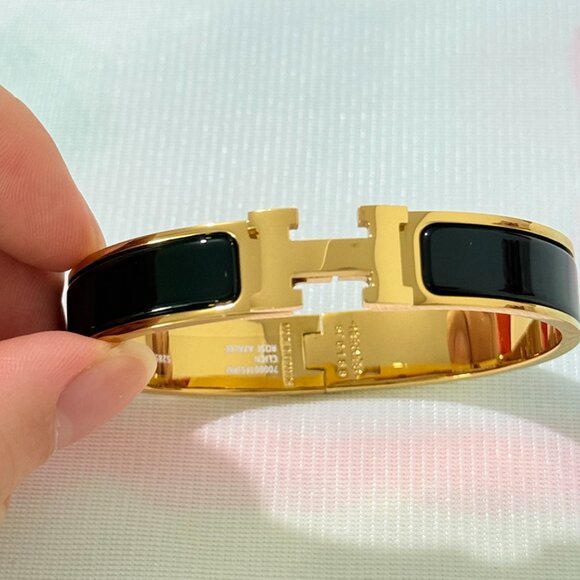 Hermes Clic H Black Enamel Gold Plated Bracelet - Picture 2 of 8